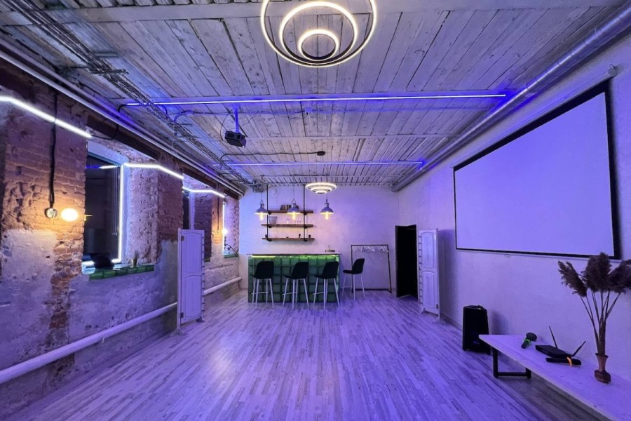 URANIUM - светлый лофт с большим количеством окон, 7 минут от метро / Ураниум