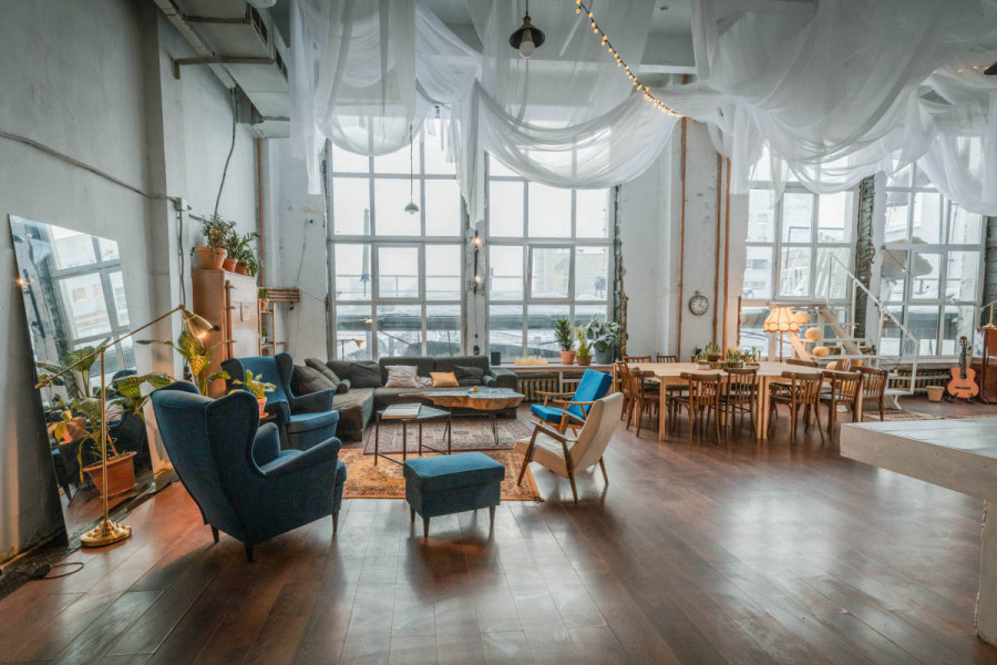 Гостиная для друзей с террасой