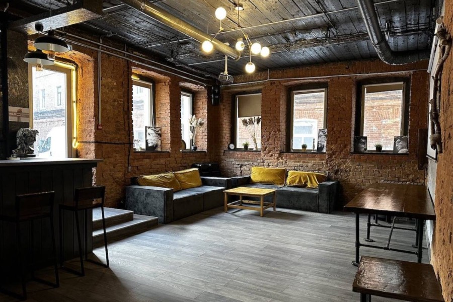 BRUTAL - лофт со своим выходом во двор, 8 минут от метро Бауманская / Брутал