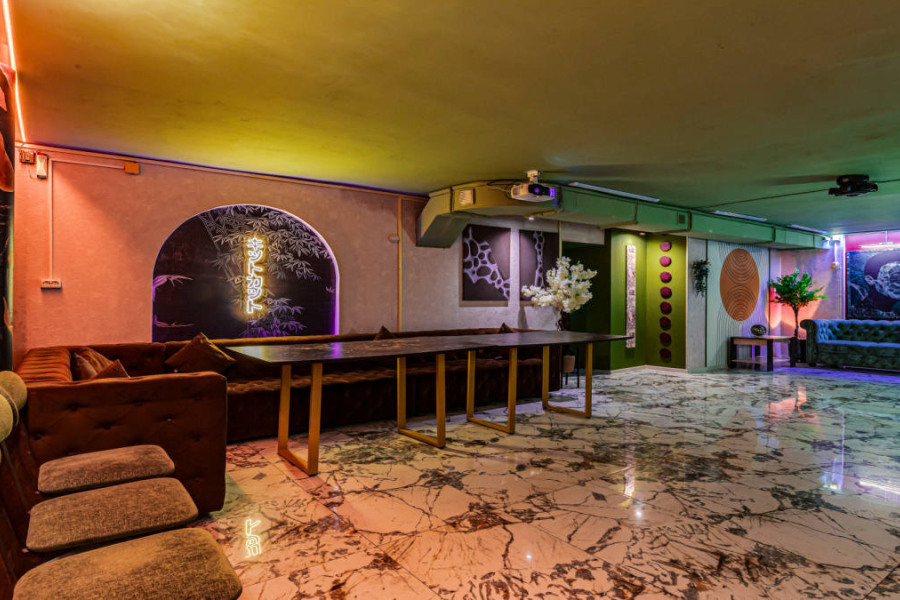 Стильный зонированый зал ДЖАВАНДИ