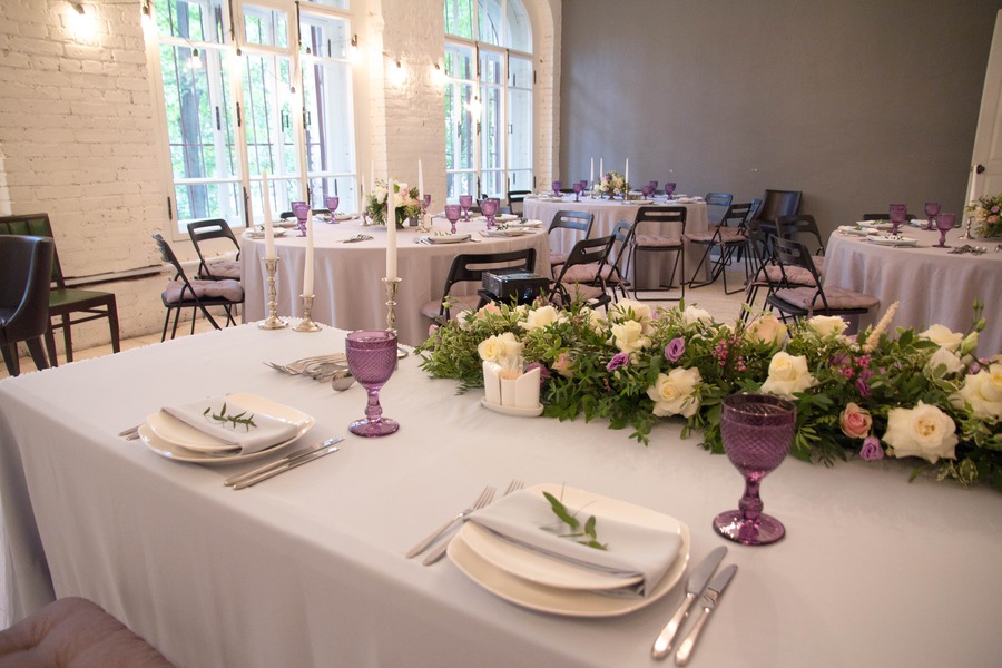 Светлый зал на Алексеевской с верандой и барбекю