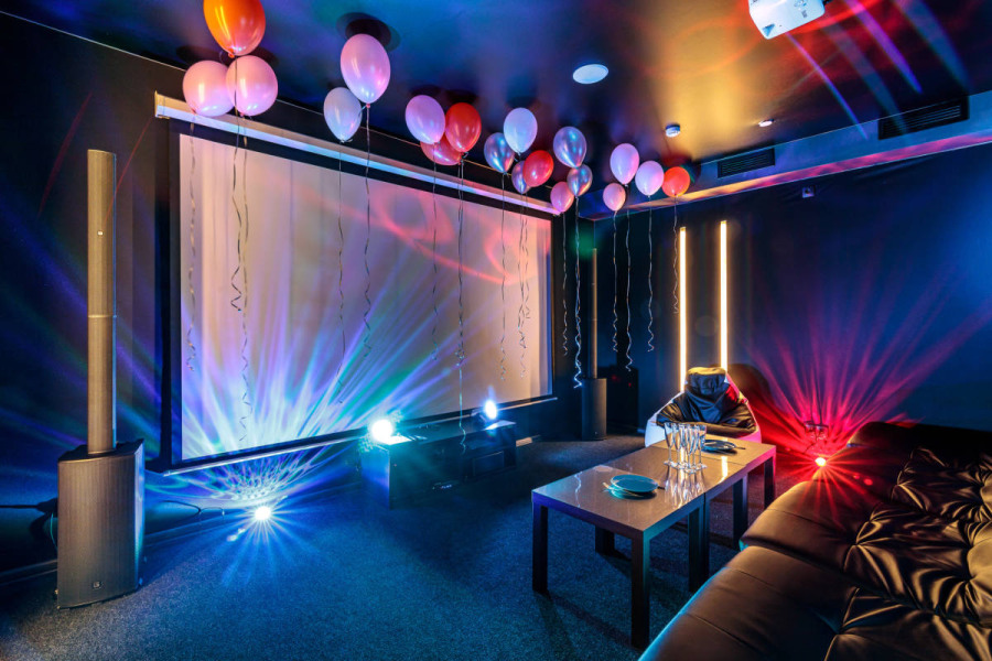 Friends Hall "ХАРИЗМА" FHK №7