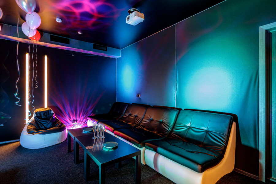 Friends Hall "ХАРИЗМА" FHK №9