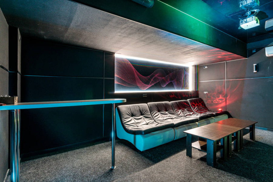 Friends Hall "ХАРИЗМА" FHB №8