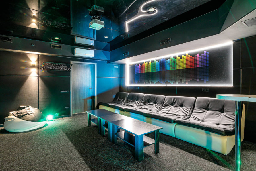 Friends Hall "ХАРИЗМА" FHB №10