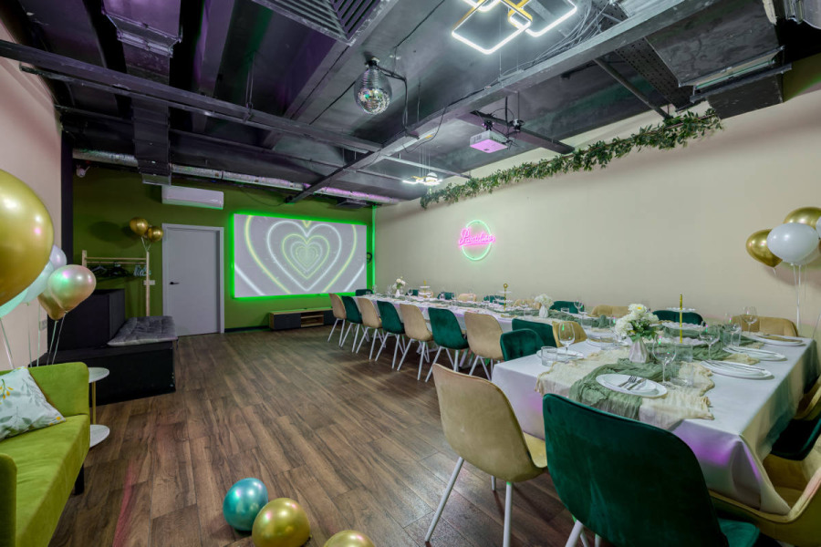 Гриндей - свежий лофт с диско-шаром, караоке и приставкой!