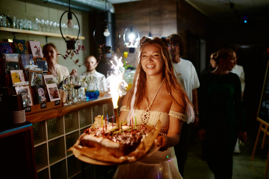 ЛюбаПетя на Свободы 2к5