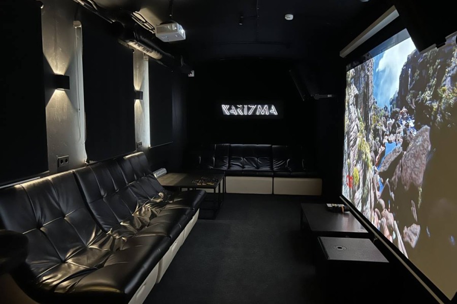 Friends Hall "ХАРИЗМА" FHN №1