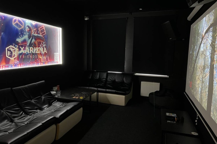 Friends Hall "ХАРИЗМА" FHN №6