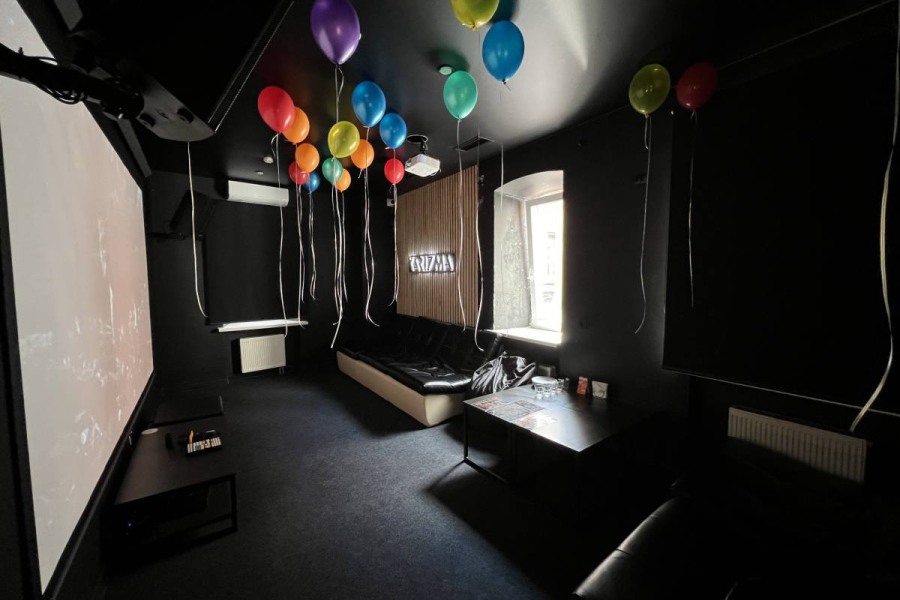 Friends Hall "ХАРИЗМА" FHN №8