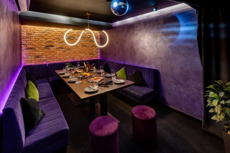 Отдельный VIP-зал караоке №1 на Пресне