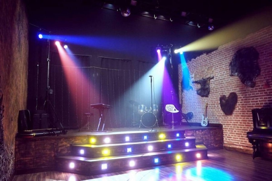 Многофункциональная площадка со Сценой