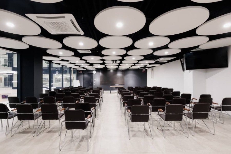 Конференц-зал во Дворце тенниса Лужники