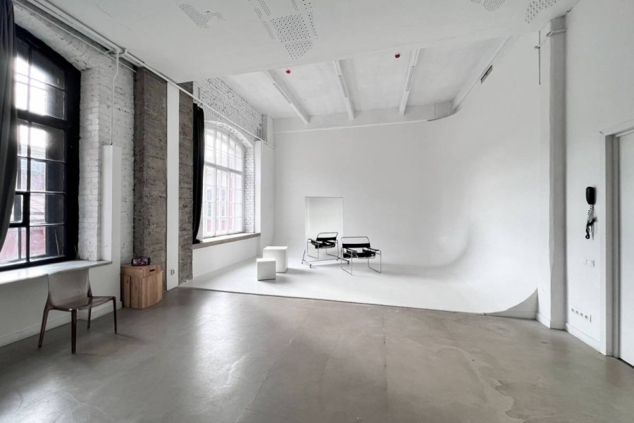 Зал White room(циклорама)
