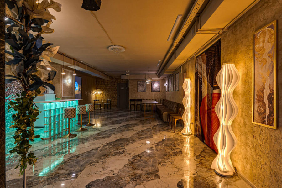 Стильный большой зал ДЮНА и Персид с стеклянным баром