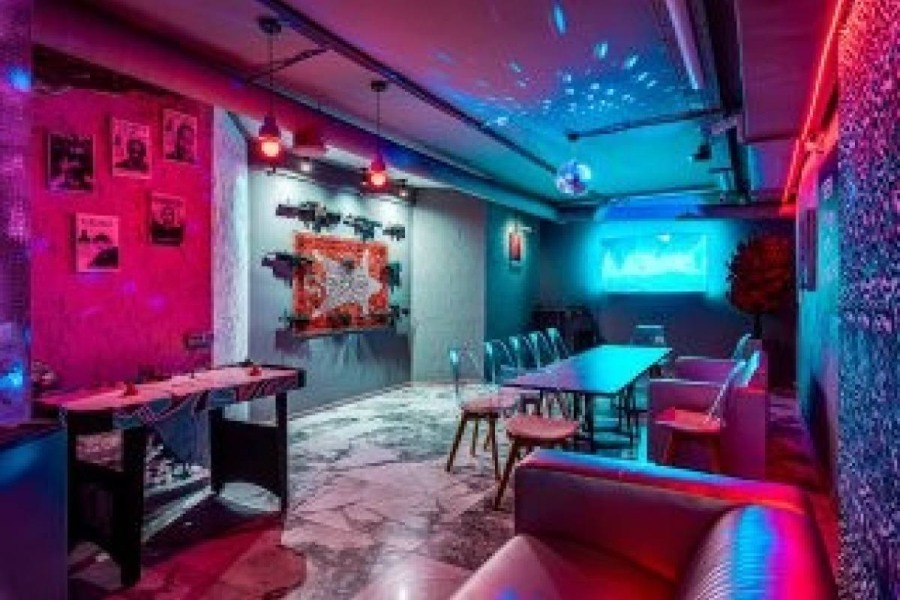 Оружейный лофт КАРБОН с аэрохоккеем