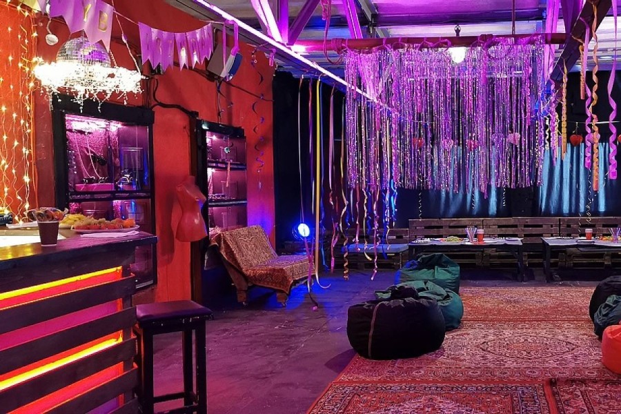 Интригующий Лофт с барной стойкой