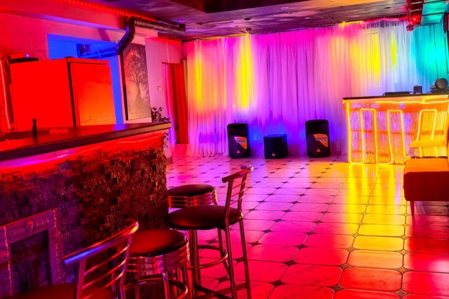 Fractal Benoit : уютный лофт для мероприятий с караоке и PlayStation