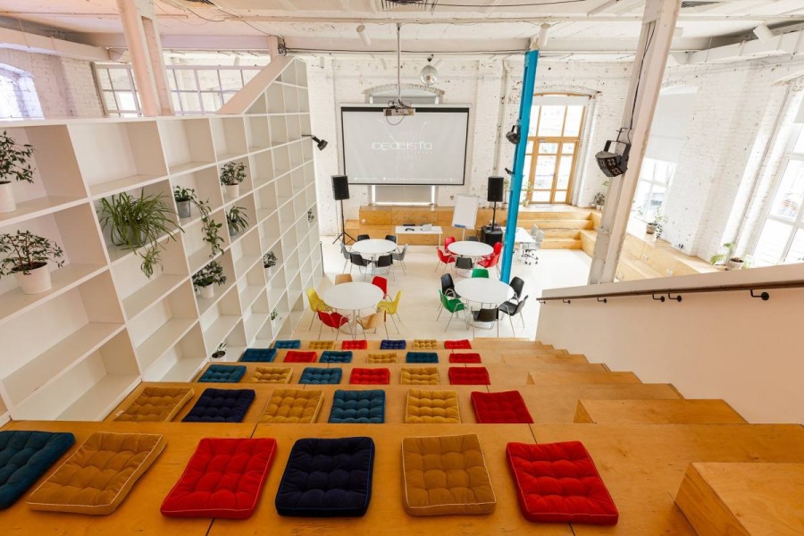 LOFT IDEALISTA - большая площадка в центре Москвы с верандой