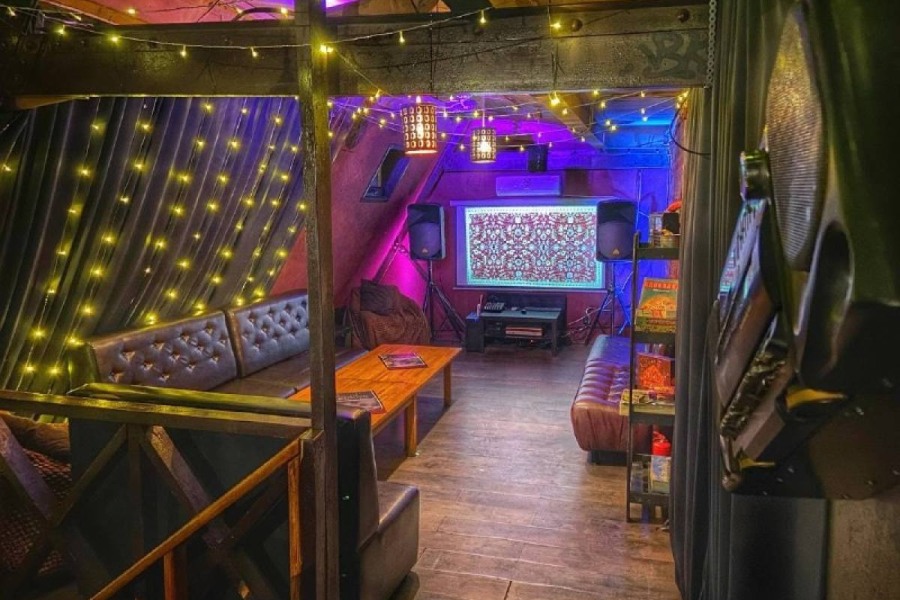 Loft-бар зал "Под Крышей"