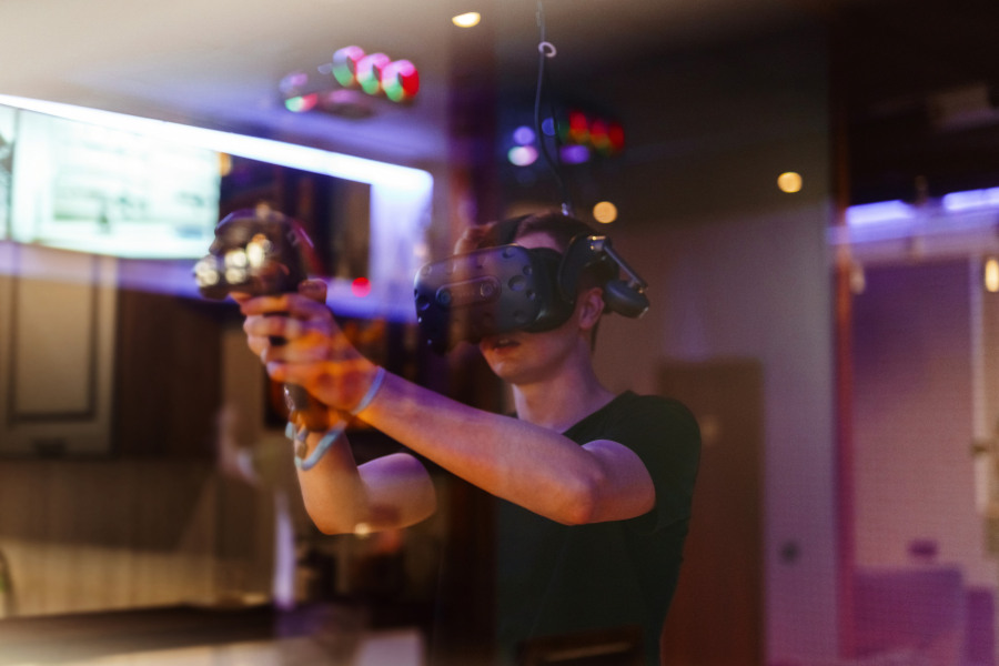 Уютный лофт с виртуальной реальностью + LOUNGE зал с караоке на Автозаводской