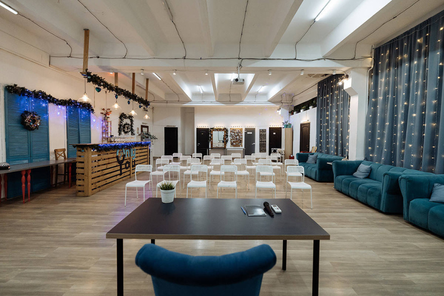 Белый лофт для тренингов и обучений