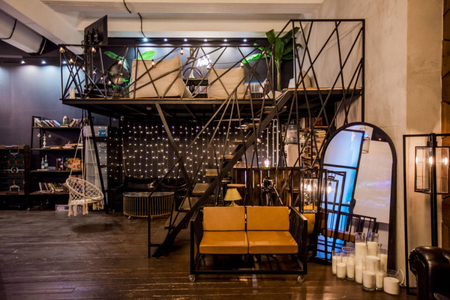 BETA - Двухуровневый Лофт с панормаными окнами, 2 мин. от метро / Бета