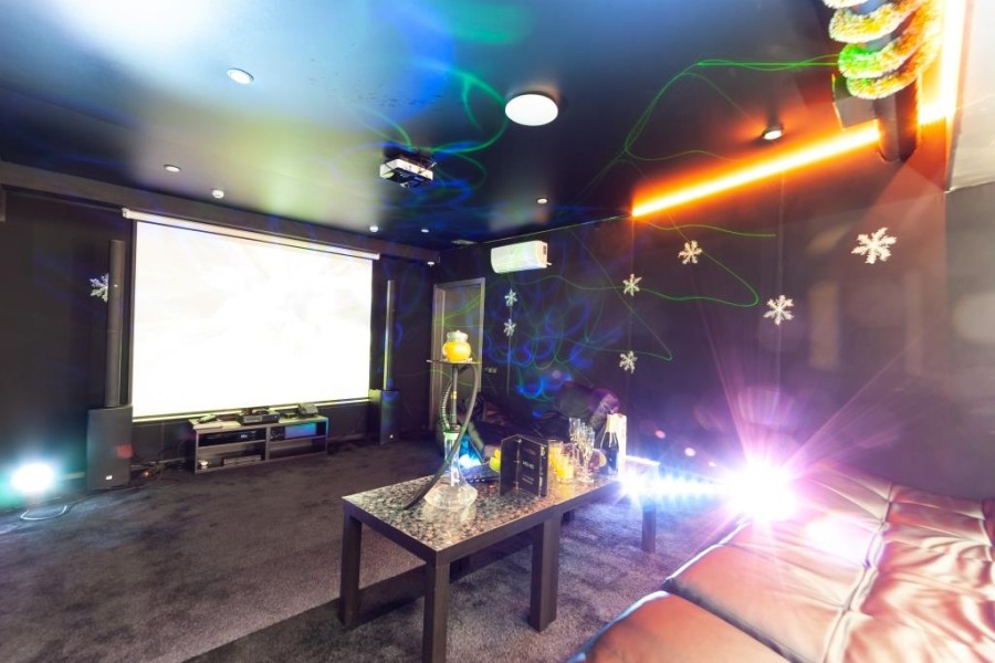 Friends Hall "ХАРИЗМА" FHB №2