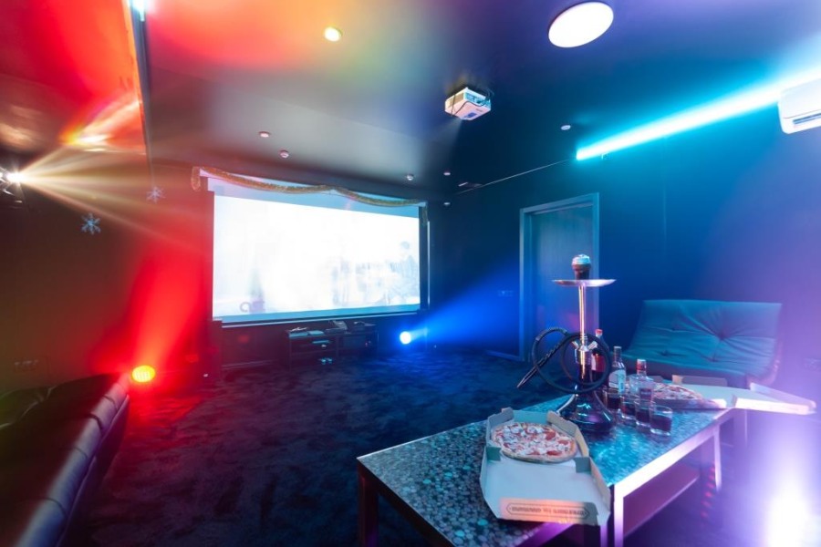 Friends Hall "ХАРИЗМА" FHB №4