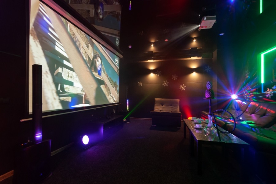 Friends Hall "ХАРИЗМА" FHB №6