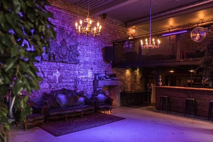 KROV на КРИСТАЛЕ с Теплой верандой, Мощным звуком грилем в Готическом стиле