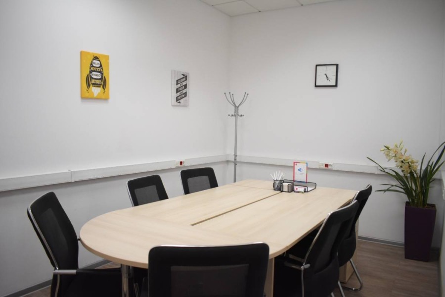 Переговорная комната на Курской (БЦ "Арма")