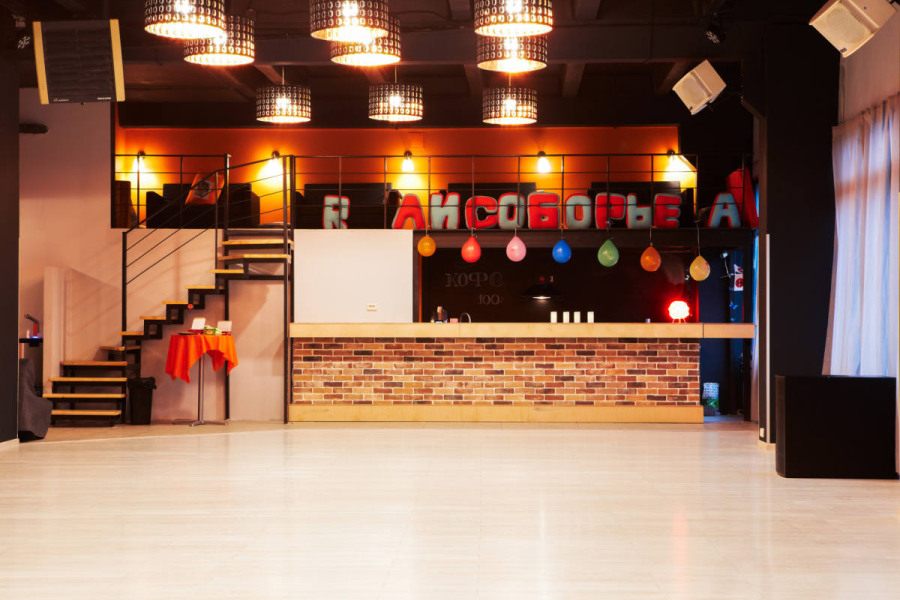 Танцевальный зал "Калифорния"