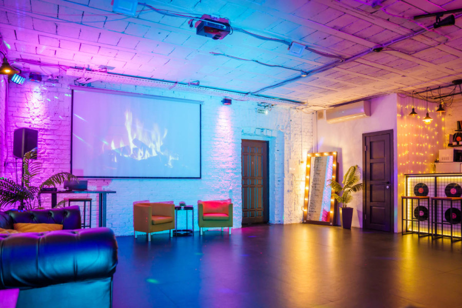 Vinylloft белый в центре Москвы / Винил лофт белый на Арбате