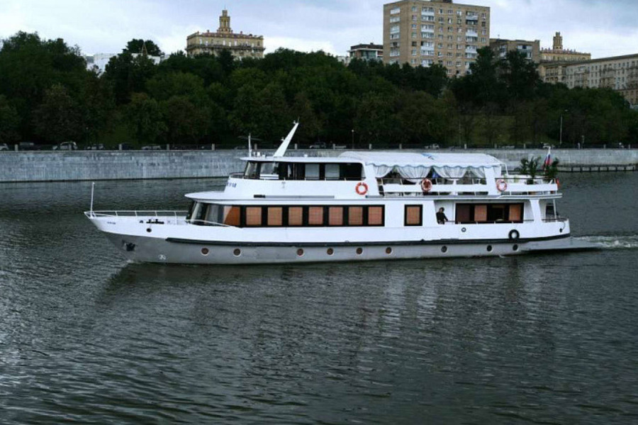 Теплоход Уникум