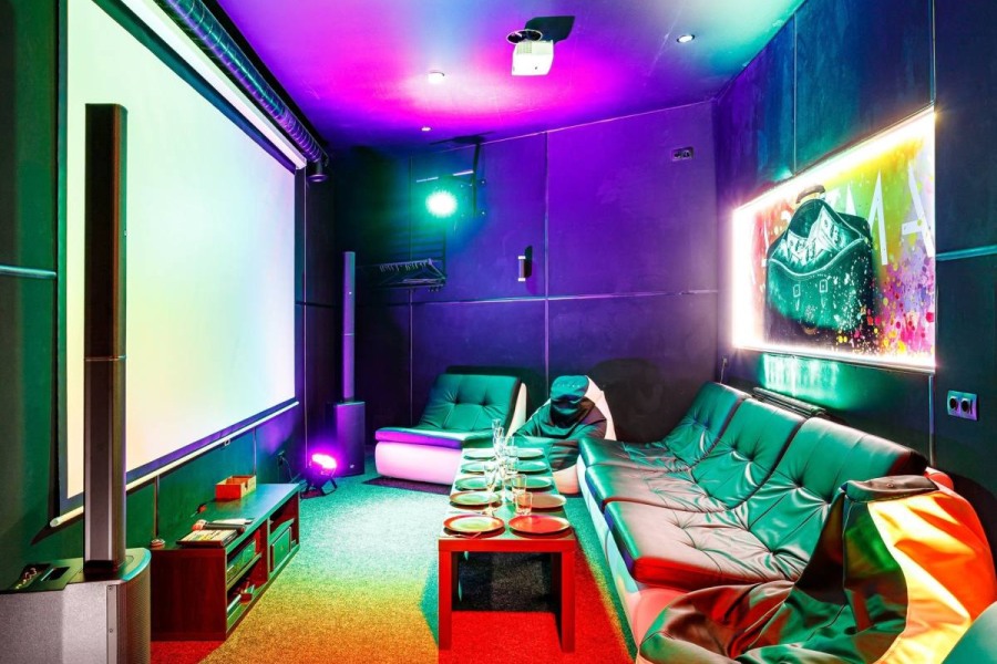 Friends Hall "ХАРИЗМА" FHL №4