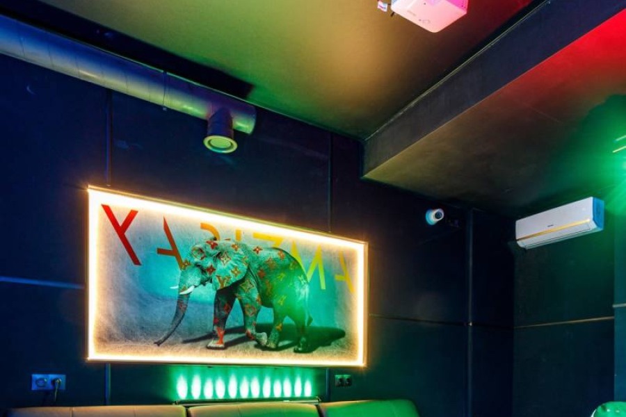 Friends Hall "ХАРИЗМА" FHL №6