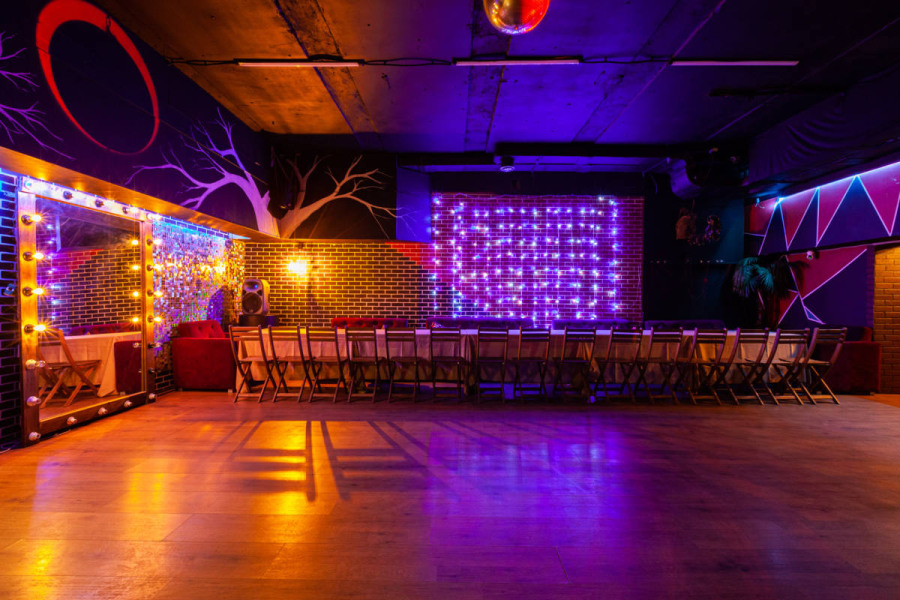 Лофт с настольным теннисом и светомузыкой