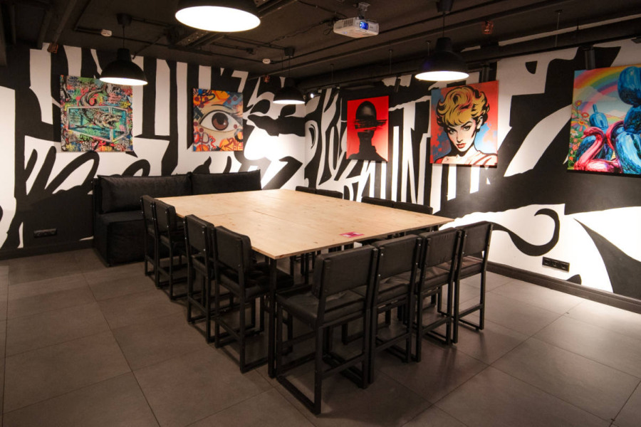 Зал Контраст