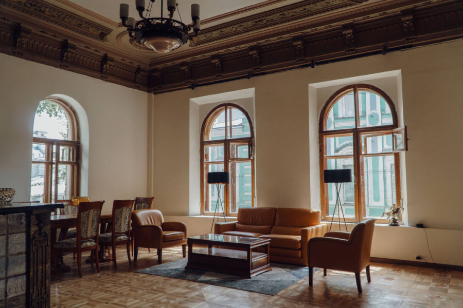 Старинные залы в особняке 18 века "21.KULT"