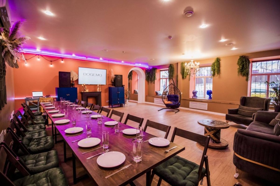 ESTETIKA - уютный лофт с окнами. Включено - караоке, светомузыка, мебель. Подарок при бронировании