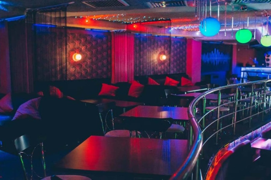 Помещение до 500 человек вместимостью и 450м²