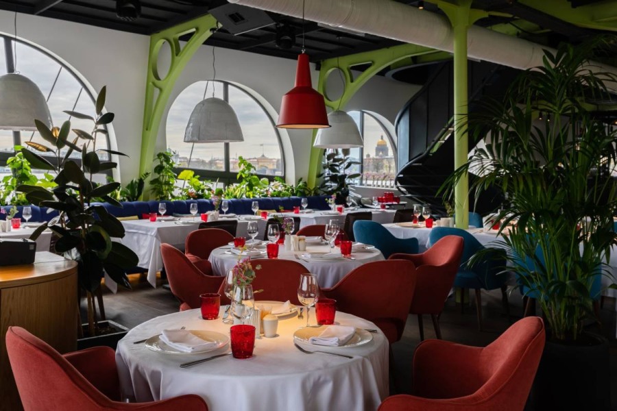 Ресторан-корабль "Магадан" с 3 банкетными залами и караоке