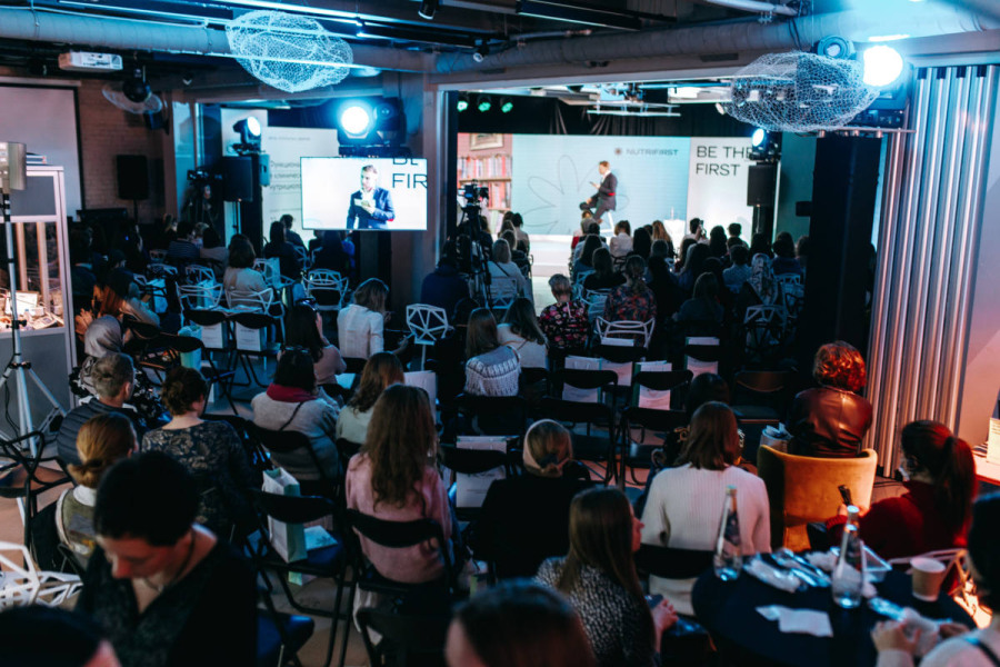 Основной зал