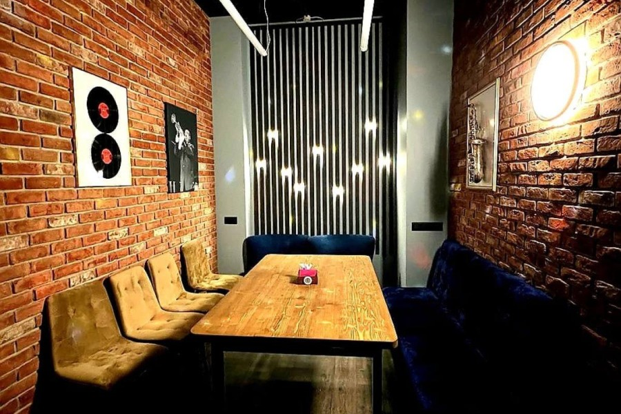 Зал Саксофон с караоке до 12 гостей