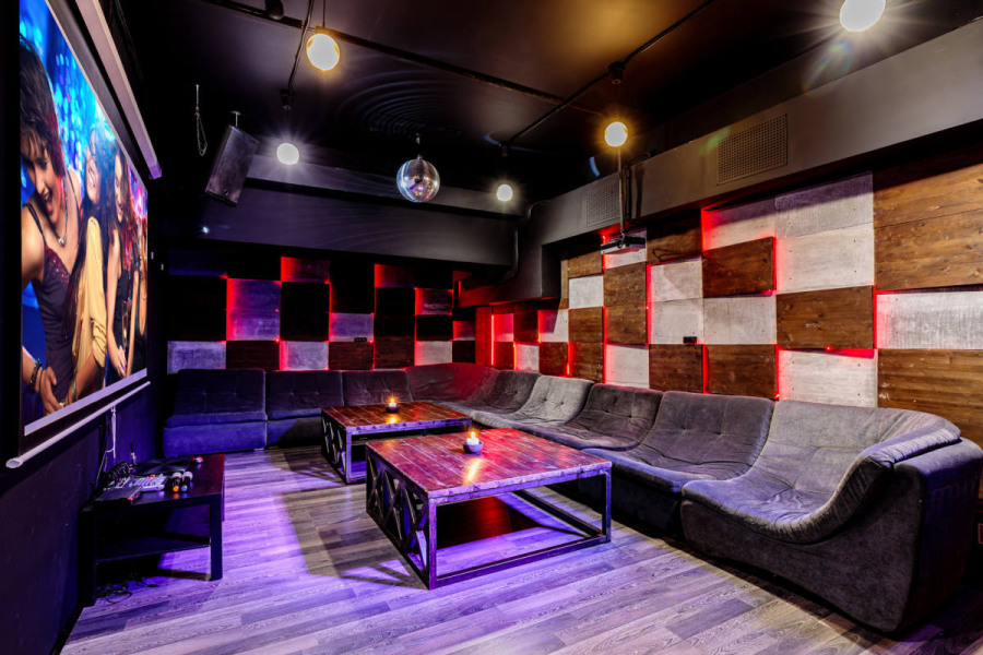 Moon Loft на Бауманской с караоке и PS 4 !