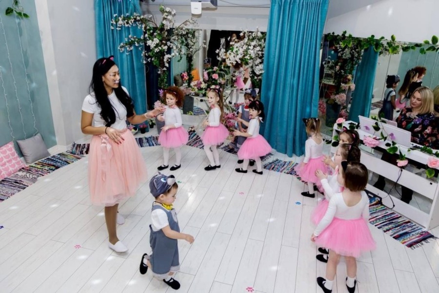 ДЕТСКИЙ ЦЕНТР НА ЛОМОНОСОВСКОМ